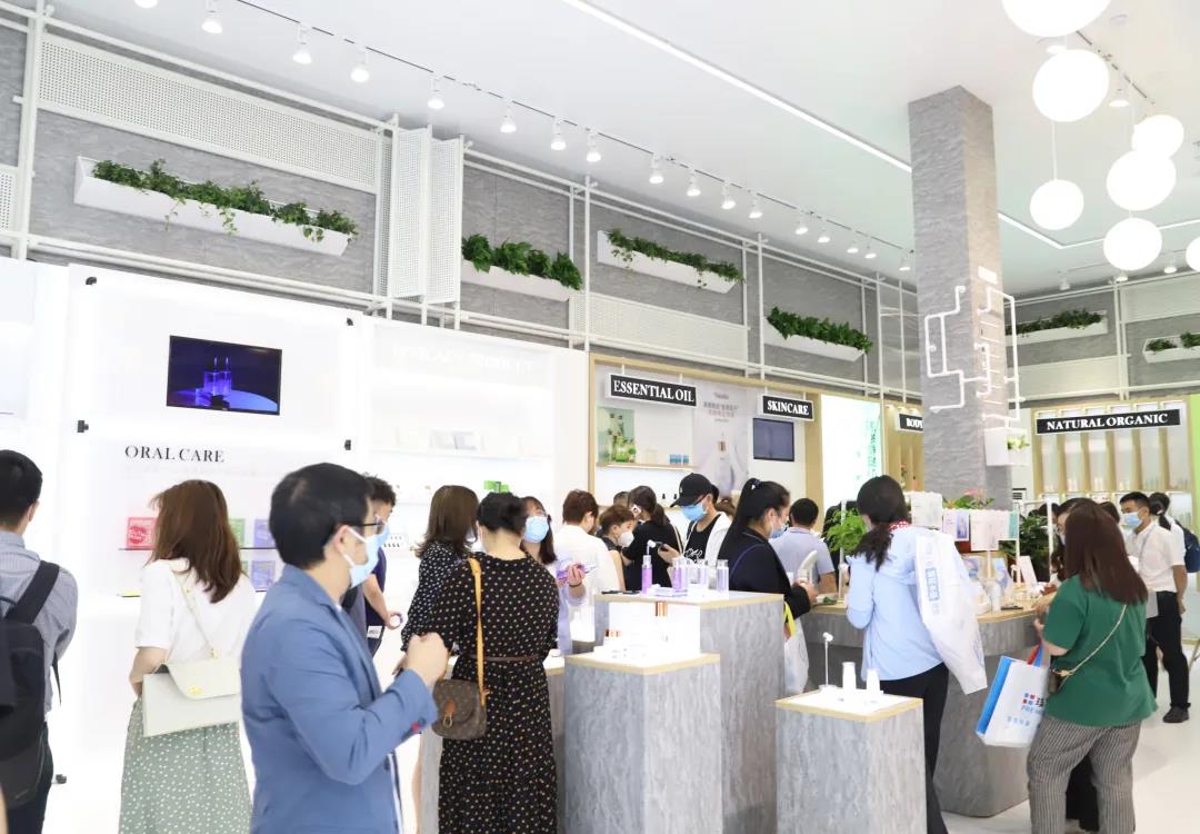 創(chuàng)意加碼 科技賦能 | 棟方股份第26屆上海美博會(huì)圓滿收官！